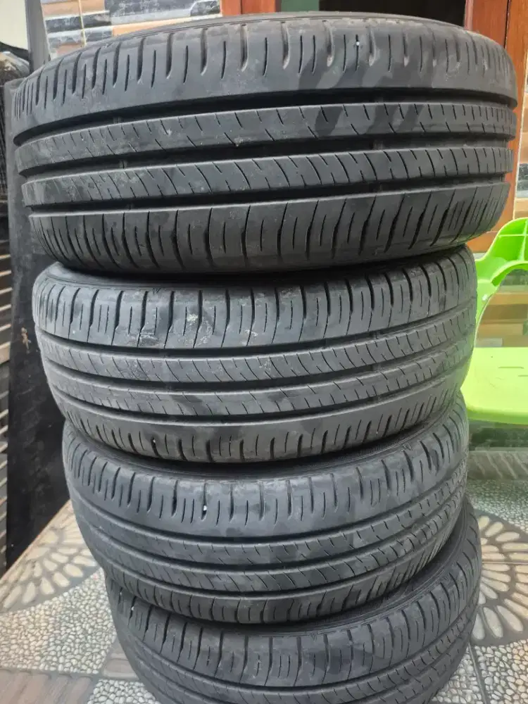 Ban DUNLOP ENASAVE 185 55 15 (RING 15) TAHUN 2024