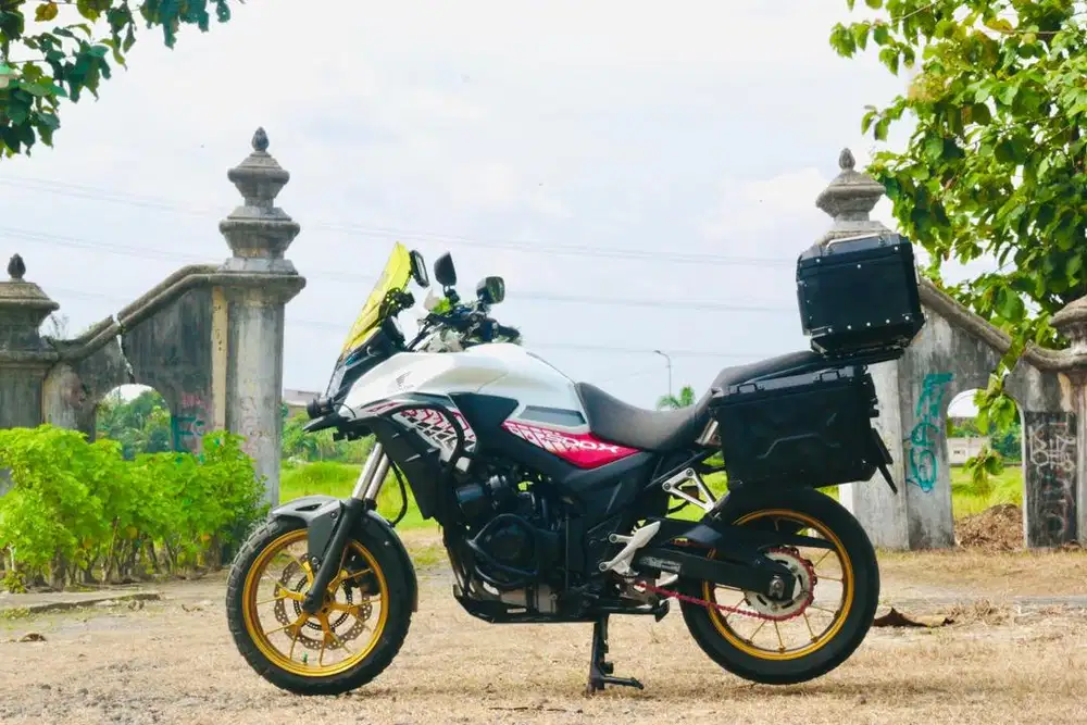 Honda CB500X ABS 2017 like new sudah full accesories siap turing cakep