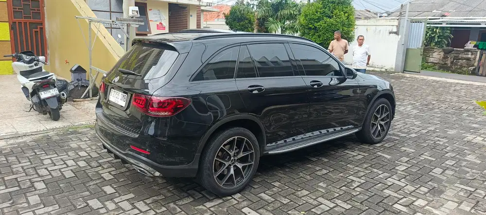 Mercedes-Benz GLC200 2020 Bensin