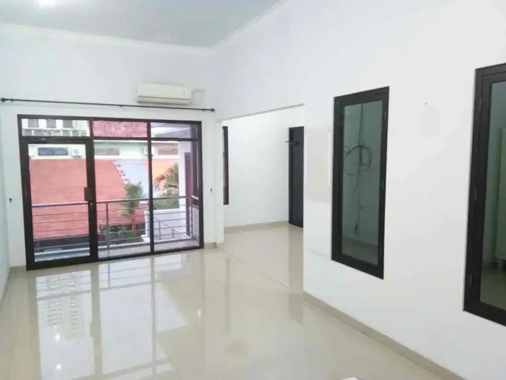 Dijual Rumah 2 Lantai di Griya Asri Pakuwon City Kenjeran