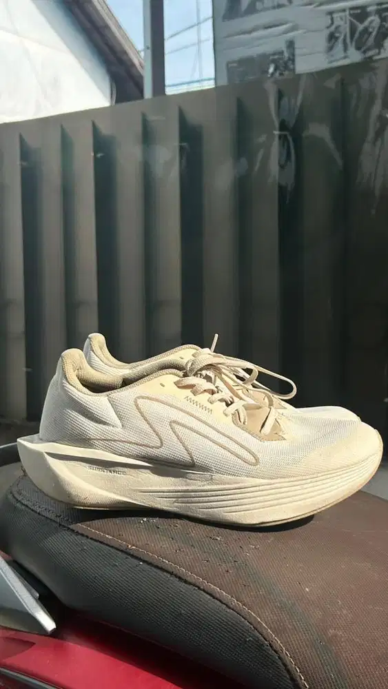 sepatu specs running