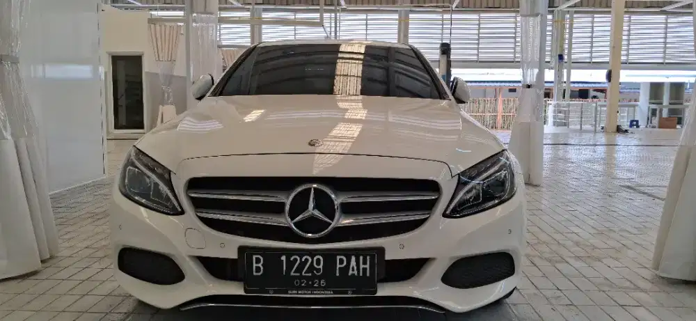 Mercedes-Benz C200 2016 Bensin
