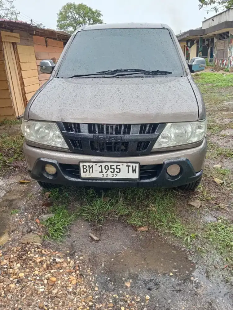 Bismillahirrahmanirrahim...jual Isuzu panther ls