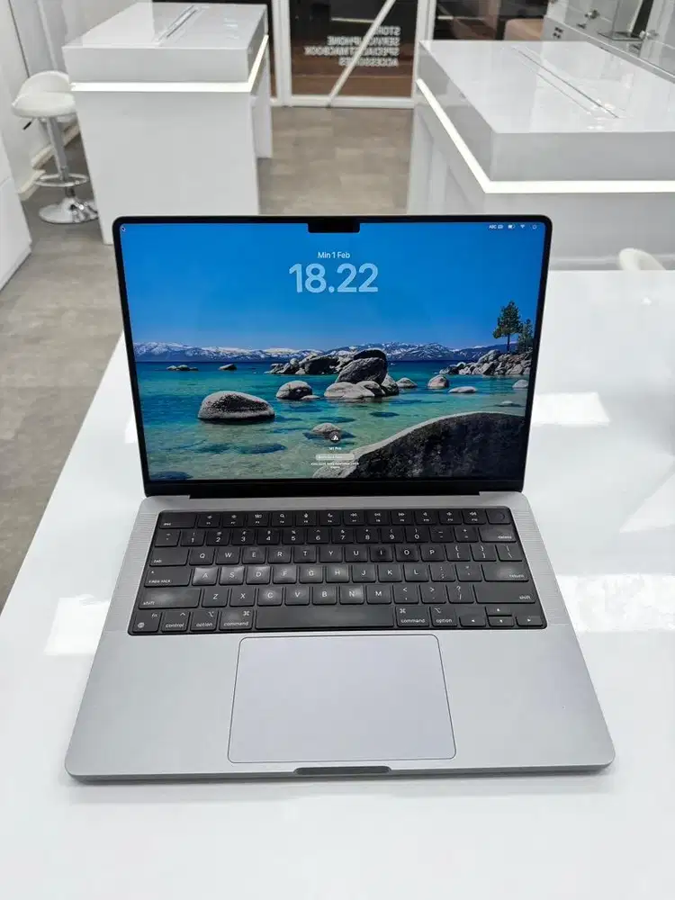 Macbook Pro • chip M2 Pro • 16/512GB