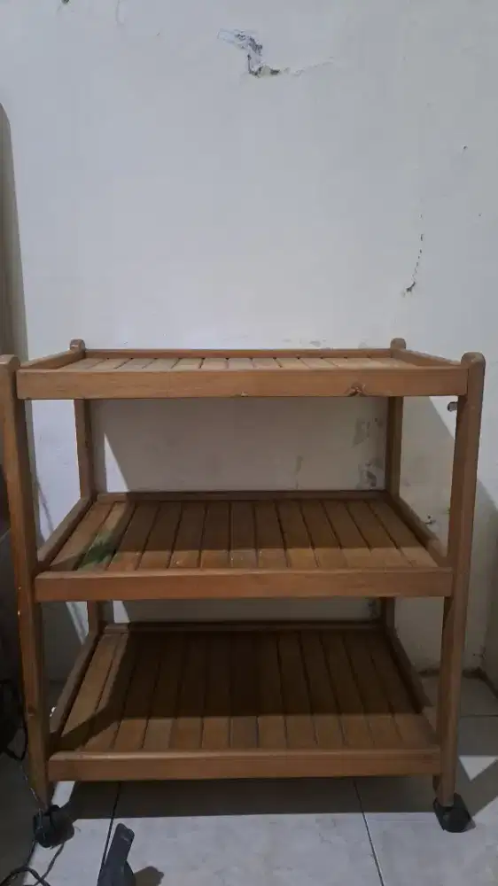 Rak kayu tingkat 3