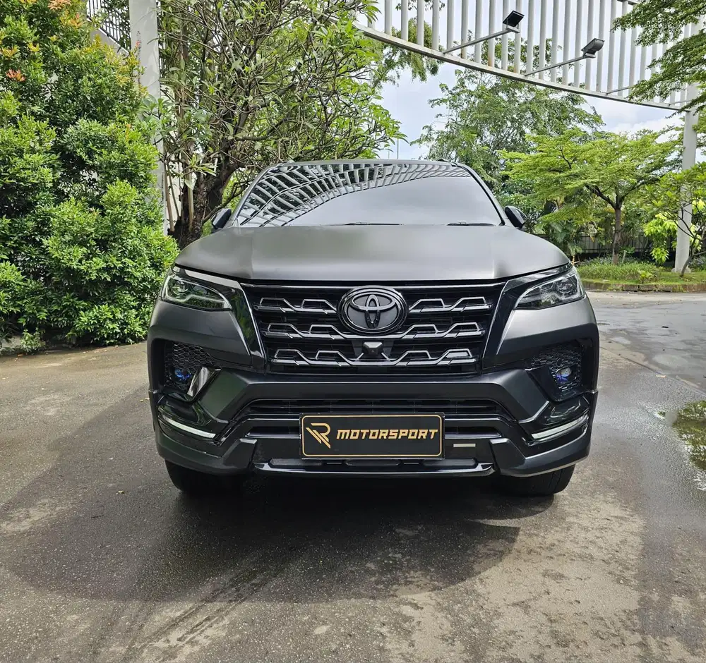(TDP: 75JT) Toyota Fortuner GR 2.8 2022 low km