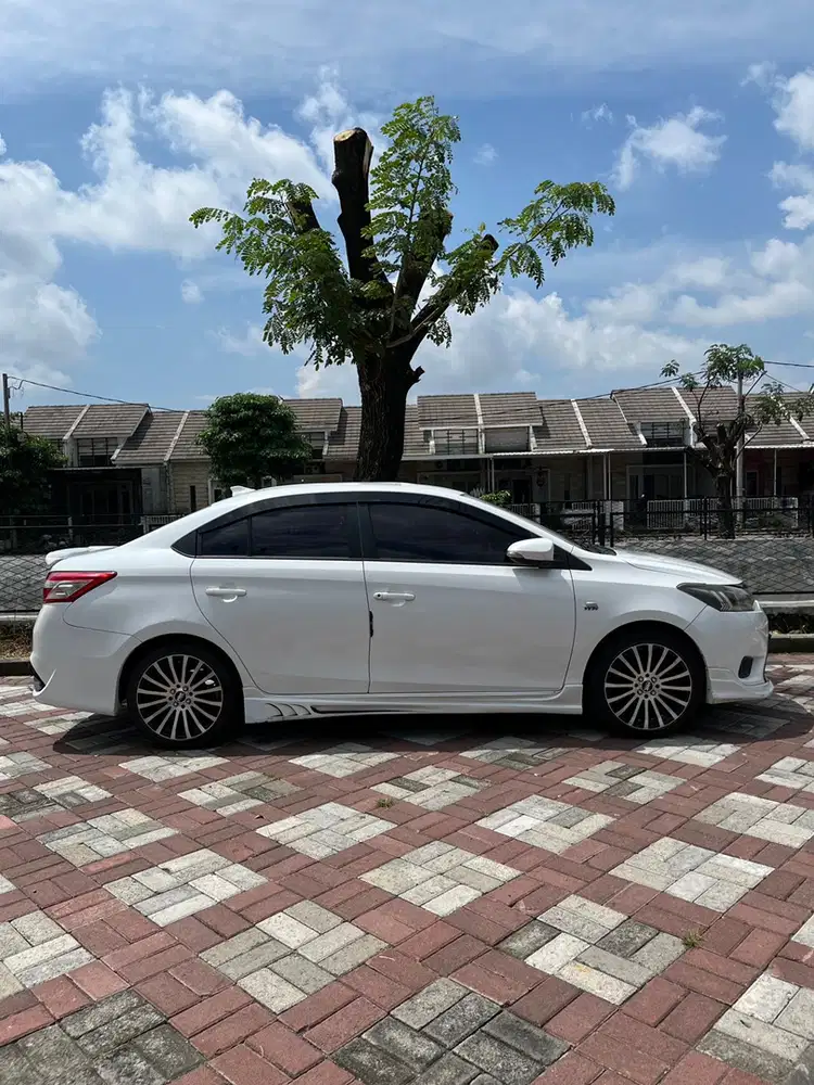 Toyota Limo 2016 Bensin