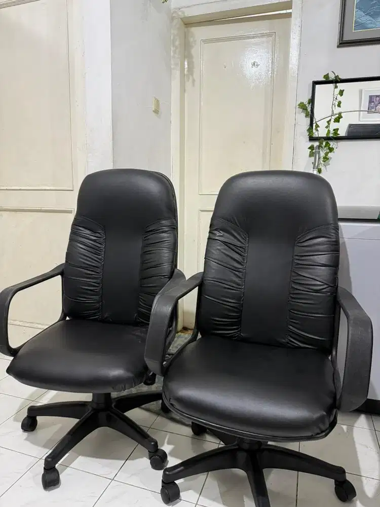Kursi  Direktur Leather Sepasang