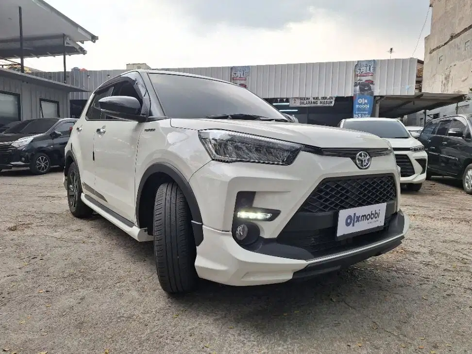 Toyota Raize 1.0 T GR SPORT Two Tone Bensin-AT 2021 Putih