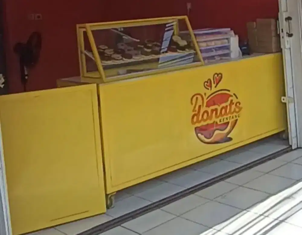 Gerobak atau Meja + etalase jualan NEGO