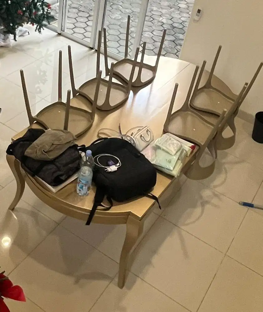 Meja Makan Kayu Jati (Cat Duco GOLD)