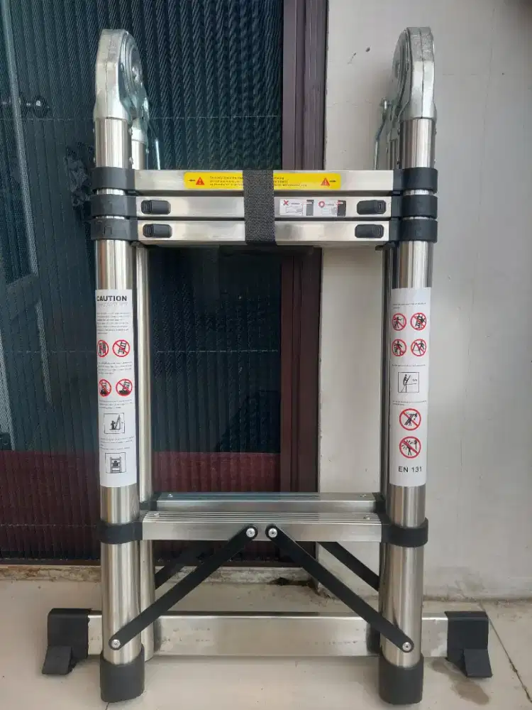 Tangga Teleskopik Multifungsi Aluminium Portabel
