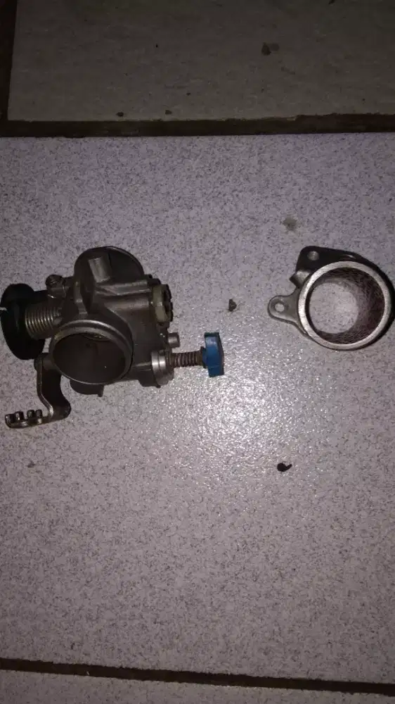 TB + intake GSX 150r uk32