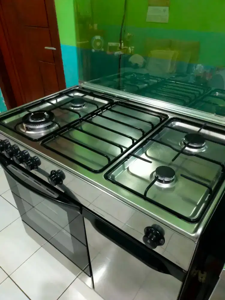 Kompor gas Oven siap Pakai dan Siap Kirim.