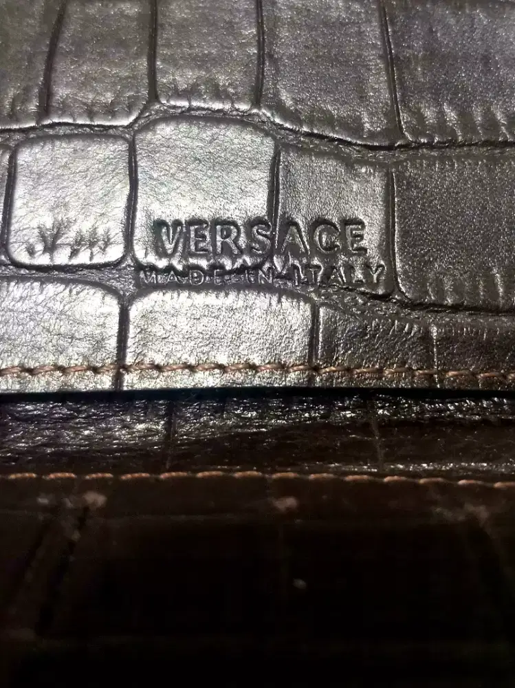 VERSACE Croco Double Zip Wallet Likenew Gucci Louis Vuitton Burberry