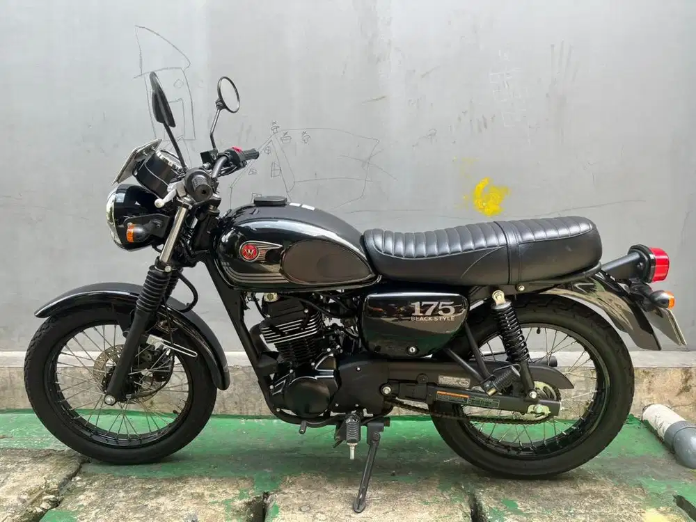 FOR SALE KAWASAKI W175 SE