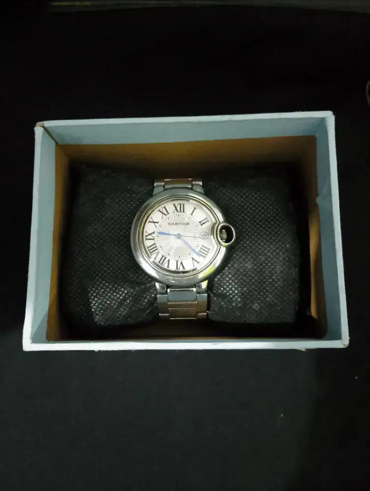 assalamualaikum ini saya mau jual jam tangan merek Cartier Ballon Bleu