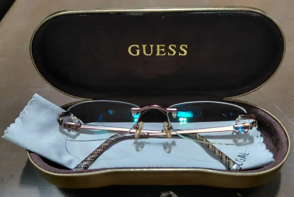 JUAL KACAMATA WANITA MERK GUESS ORIGINAL,BARU,ISTIMEWA,HARGA NEGO