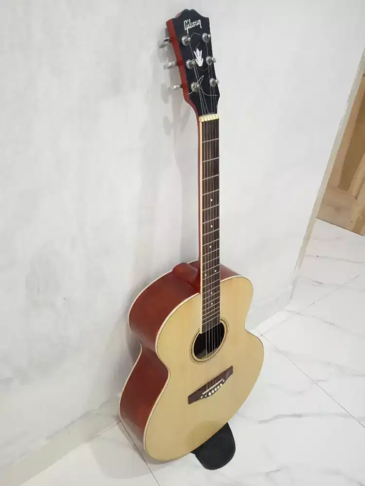 Gitar gibson akustik tanam besi full senar dari baru jarang main lagi