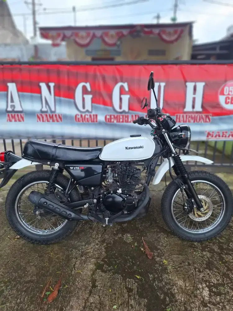 Kawasaki W175 TR Putih Original 2023