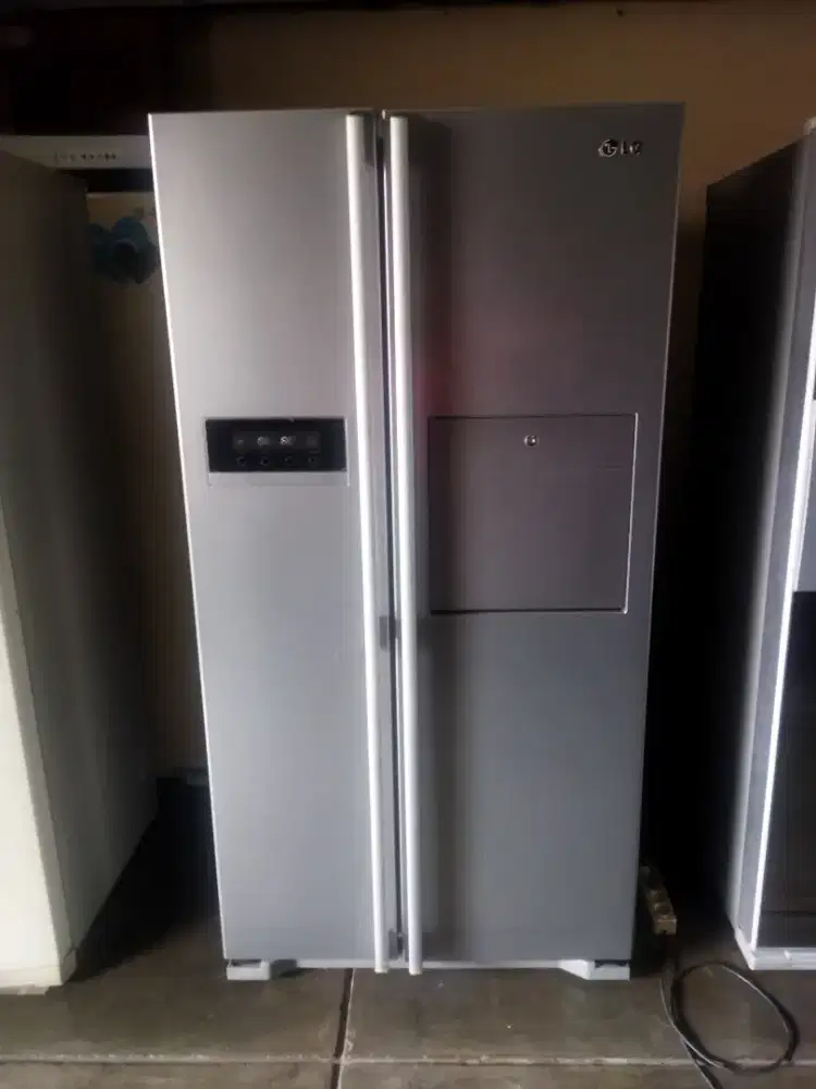 Kulkas Mewah LG Side By Side Plus Minibar 600L