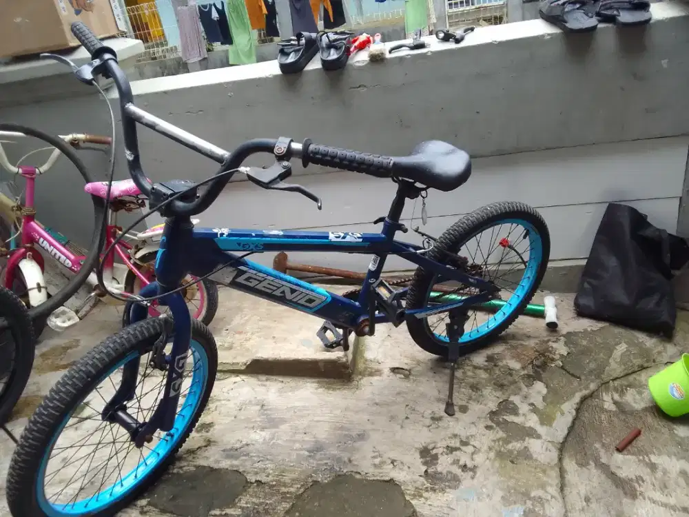 Speda ukuran 20merk Genio cat ori masih bagus
