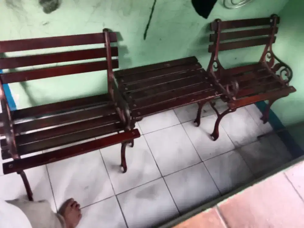 Di Jual BANGKU BESI 1 setTAMU UNTUK DI TERAS RUMAH ATAU TAMAN