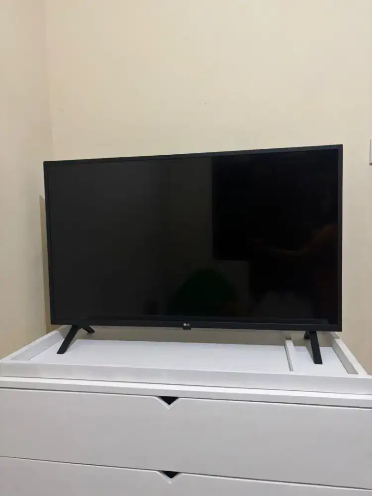 Dijual SMART TV LG seri 43LN5600PTA 43 Inch