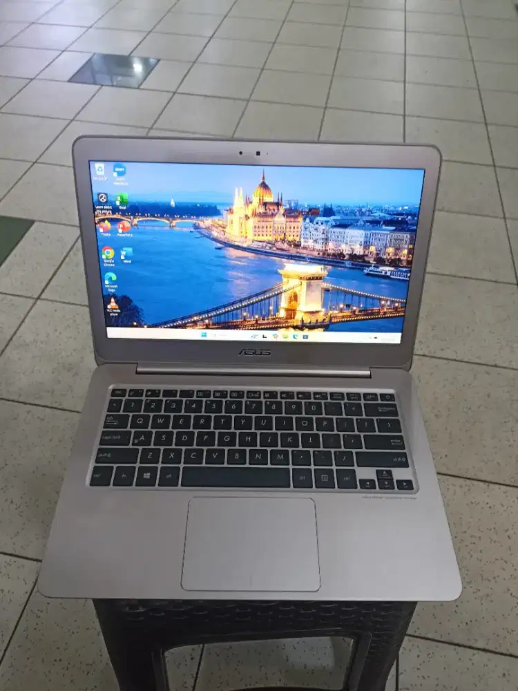 Laptop Asus UX305 MuLuS