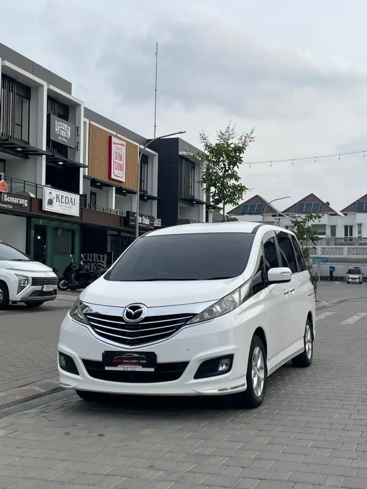 Mazda Biante Skyactive 2015 putih