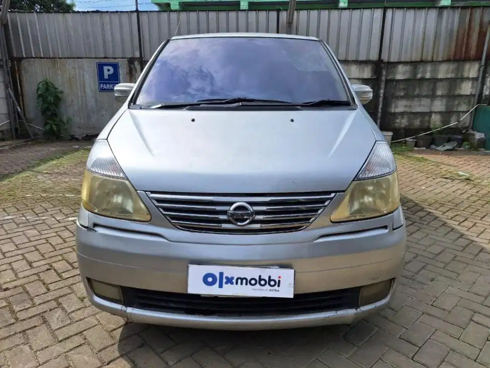 DP Rendah  4JT - Nissan Serena 2.0 Highway Star Bensin-AT 2005 Abu