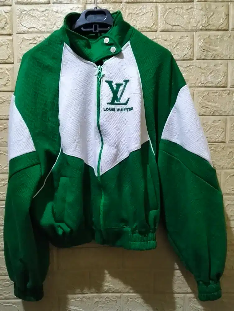 Louis Vuitton Batwing monogram