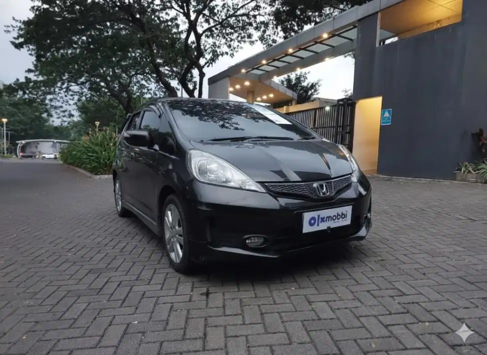 KM Low Pajak Hidup Harga Murah Honda Jazz 1.5 E Bensin-MT 2012 CVIS