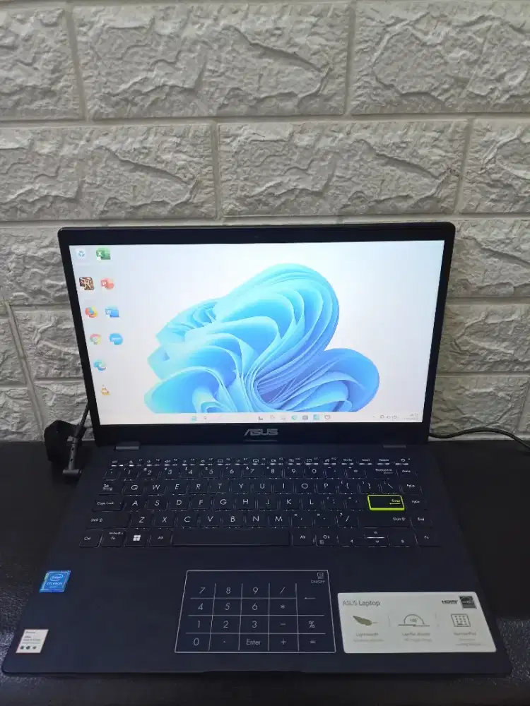 Laptop Asus E410M