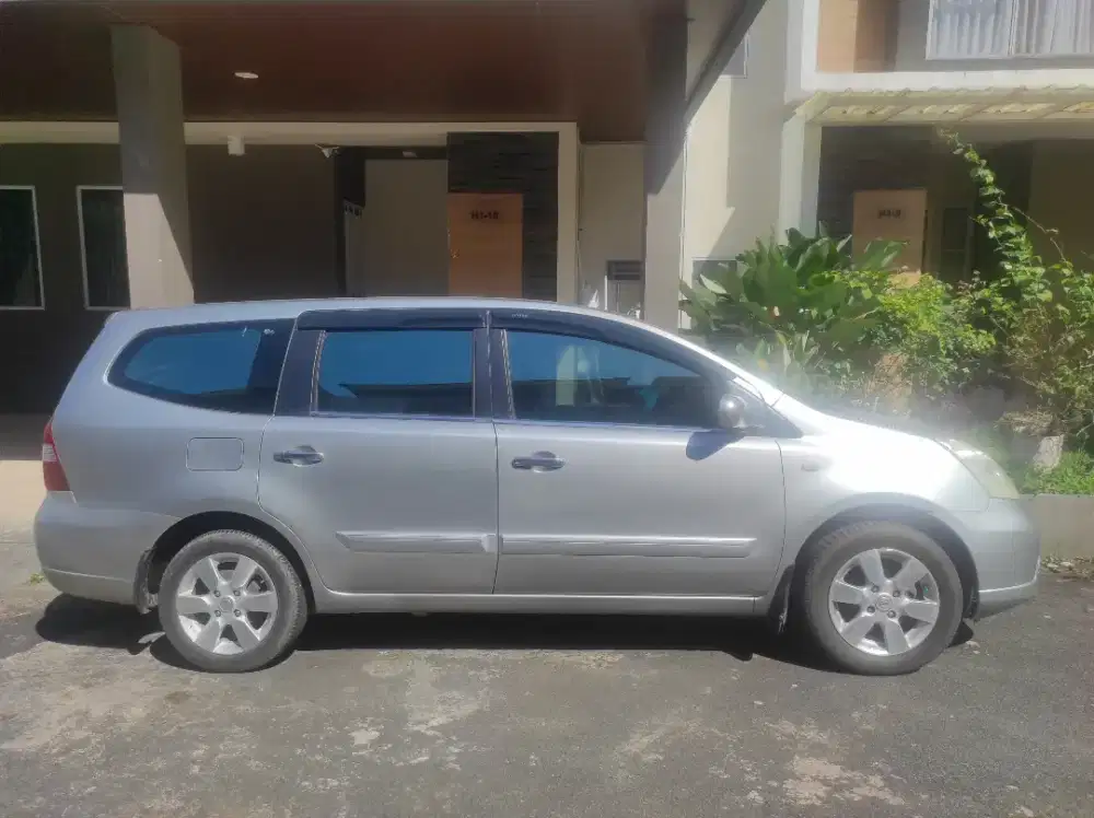 Grand Livina XV 2010 AT