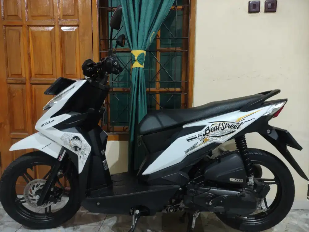 Istimewa low km beat street cbs esp super mulus no minus siap pakai