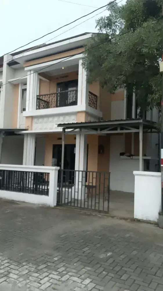 Disewakan rumah di perumahan metro harmoni sonosewu blok A4