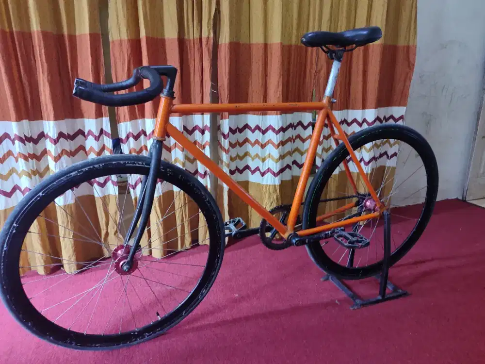 Sepeda fixie Lokal L