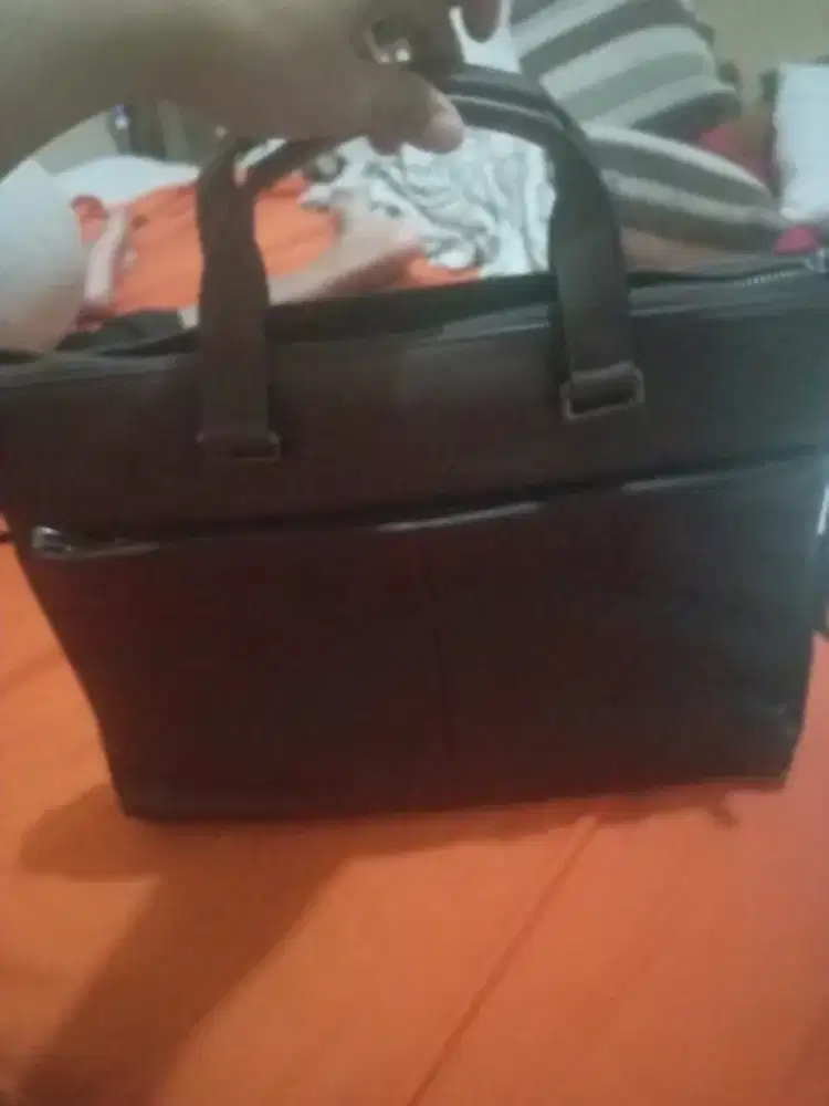 Jual tas kulit ori hush puppies