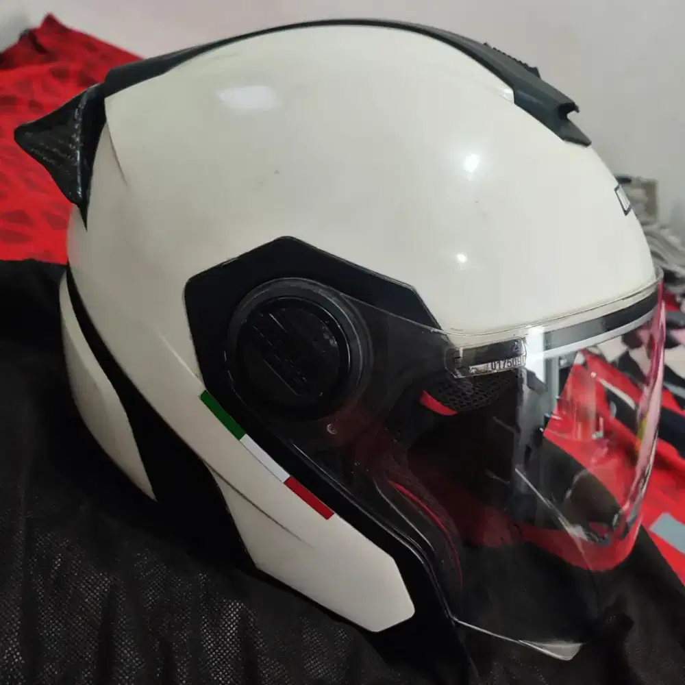 Helm Nolan N405