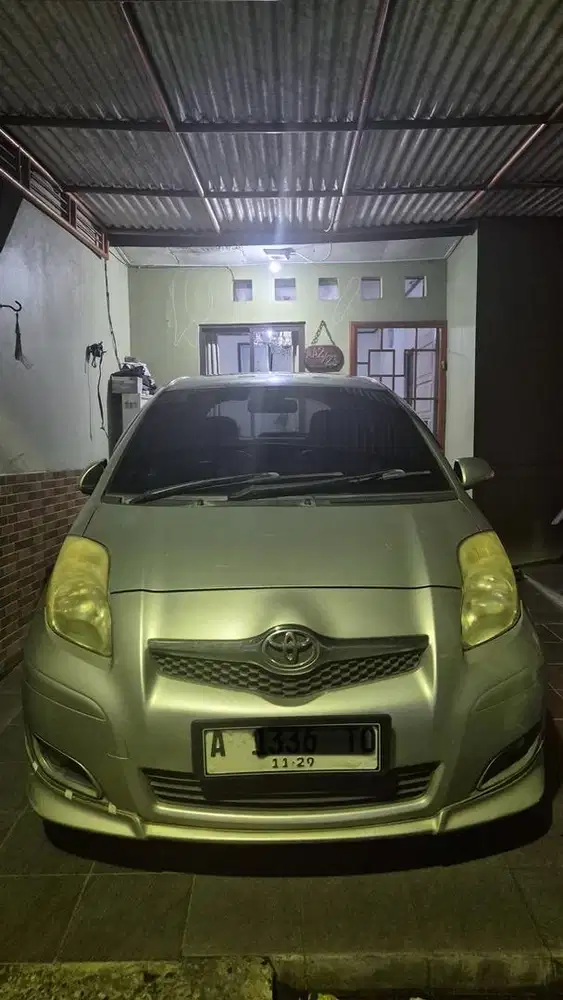 DIJUAL – Toyota Yaris Bakpao 2010 Silver | Siap Pakai, Mesin Halus