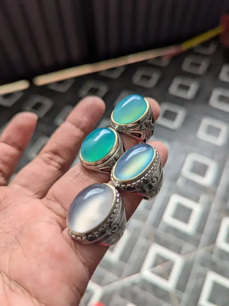 Batu anggur lawas dan tosca