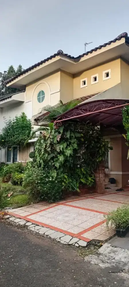 Dijual Rumah lokasi strategis di Bintaro Sektor 9