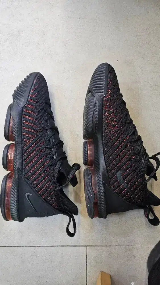 Nike Lebron 16 Bred size 46