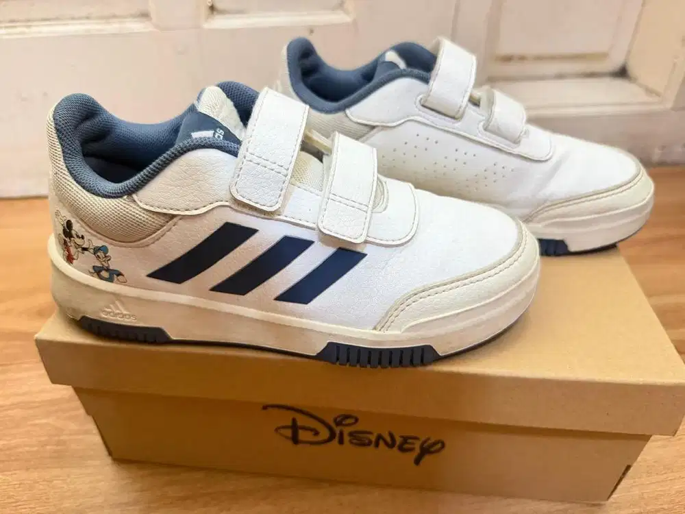 Sepatu adidas kids x disney