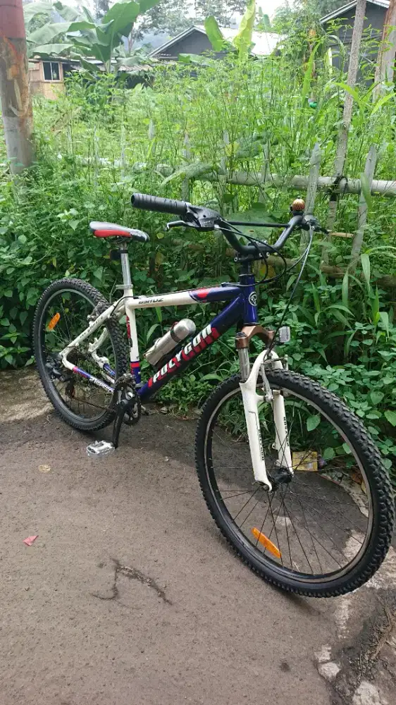 Sepeda mtb polygon Astroz ukuran 26