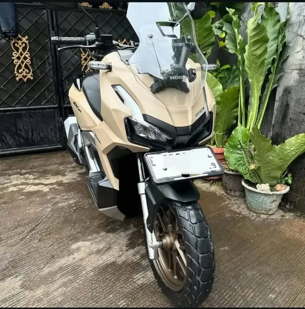 Sepeda motor honda Adv