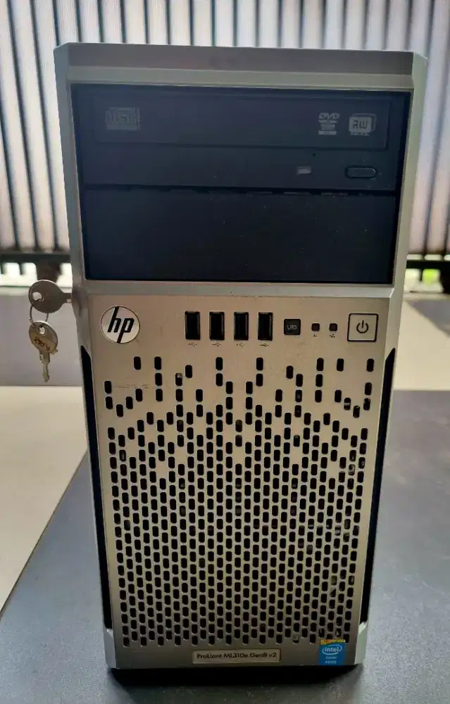 ProLiant ML310e Gen8 v2
