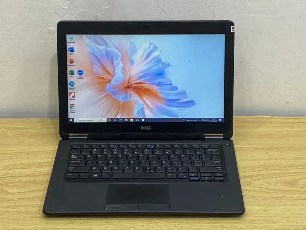 Laptop DELL Latitude E7250 Prosesor Intel Core i5-5300U