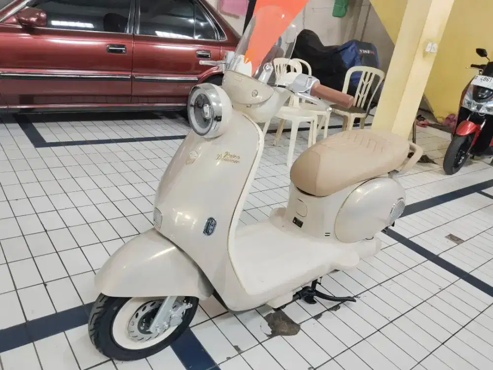 Yadea OVA ( BARU ) berbagai warna